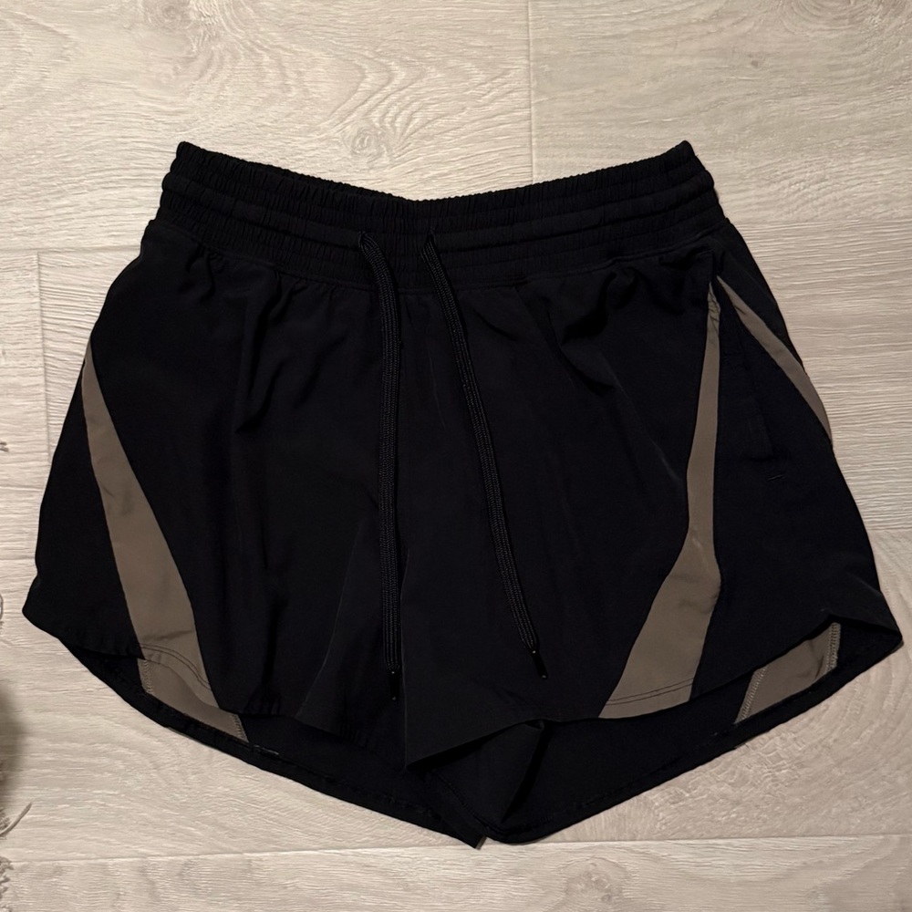 Abercrombie YPB motionTEK high rise shorts - M